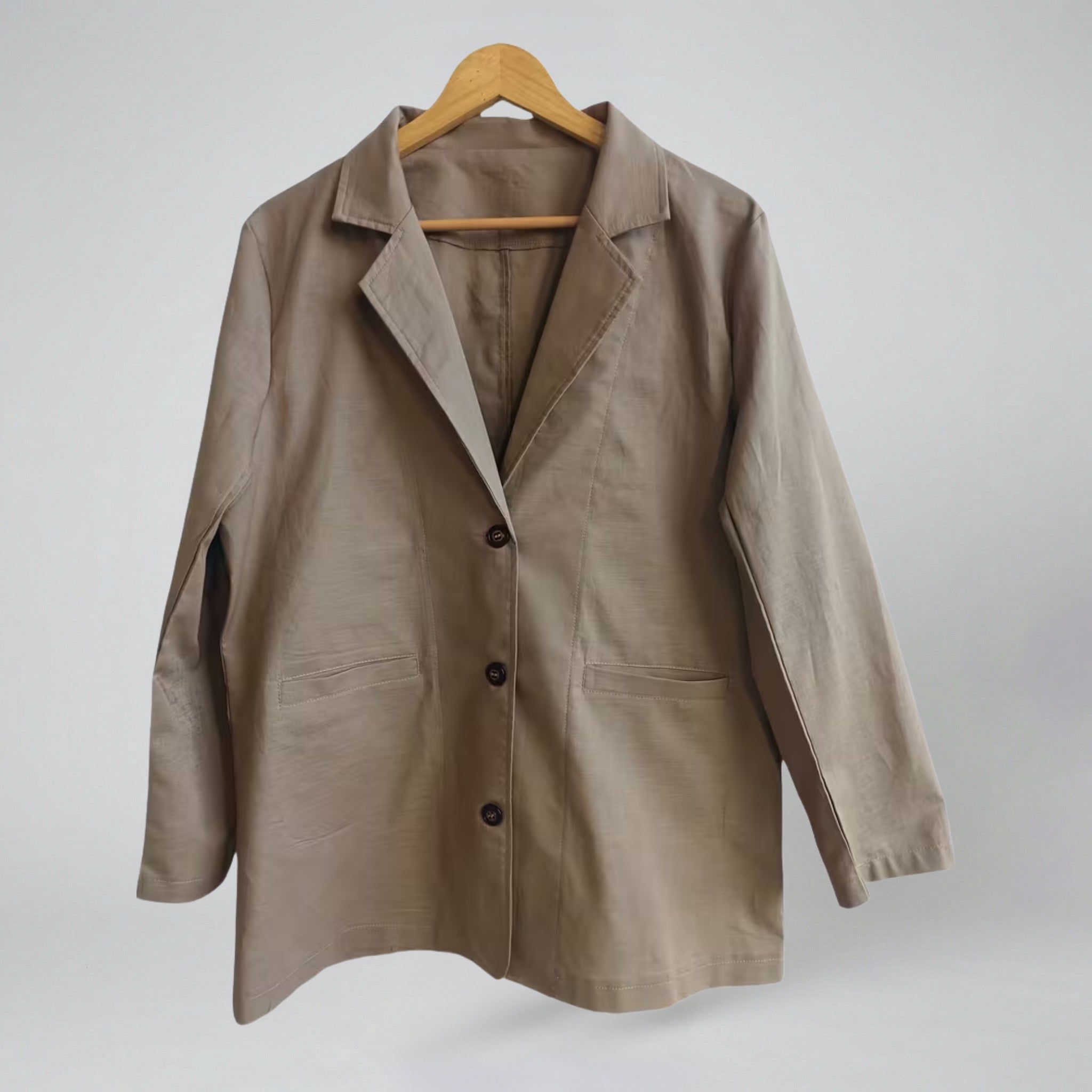 Oldford Atelier - Women’s Notch Lapel Button Front Blazer